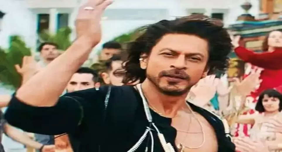 Shah Rukh Khan: Shah Rukh wants to replace Deepika with this woman in the song 'Pathan'
