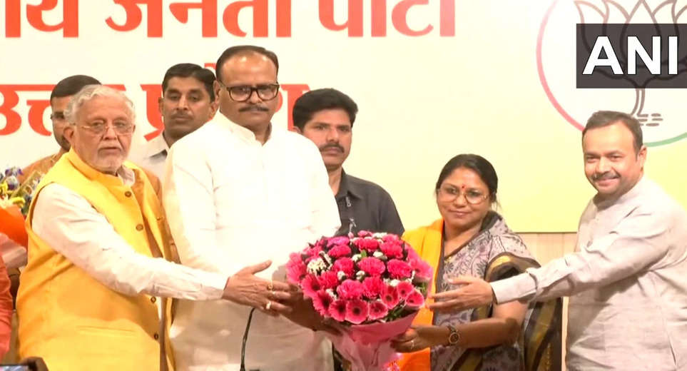 Nagar Nikay chunav 2023: Trouble for SP, SP's mayoral candidate from Shahjahanpur joins BJP, party gives ticket