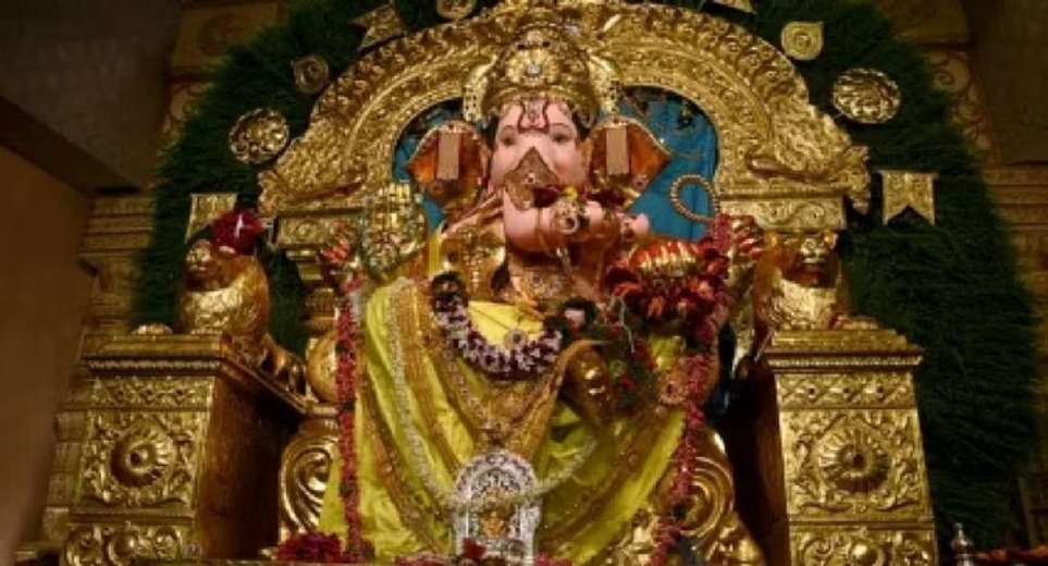 Maharashtra: Here the idol of Bappa made of 69 kg gold and 336 kg silver, know how much crores was insured