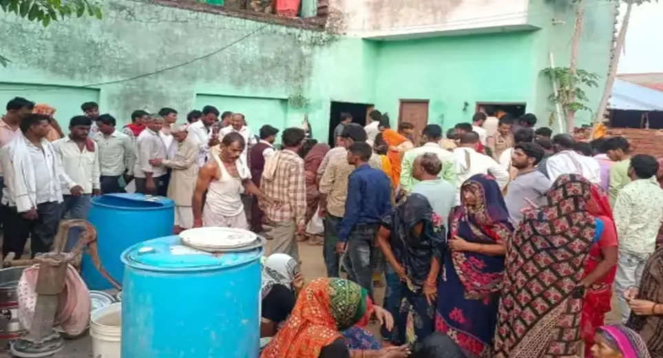 Mainpuri Murder: Five people including the bride were hacked to death, the killer shot himself