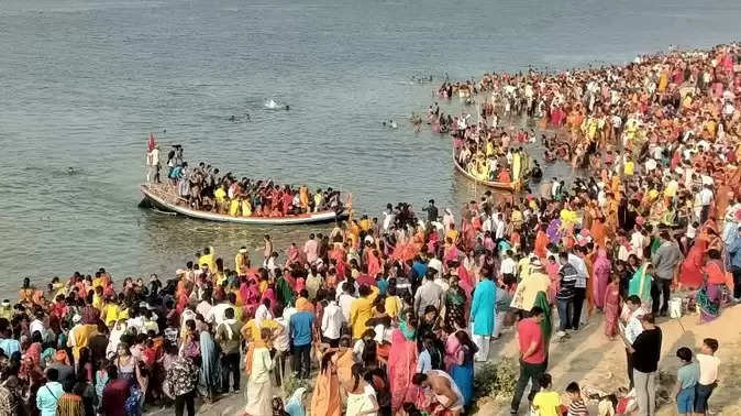 Ballia News: Boat full of people overturned in Ganges, 3 killed, about 25 people feared missing